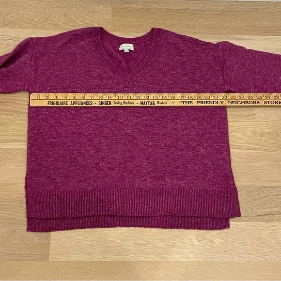 Lucky Brand Fuchsia V-neck Sweater Small Petite - Picture 2 of 14
